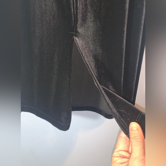 Notations clothing co USA long Black Velvet straight Skirt size large - Picture 3 of 6